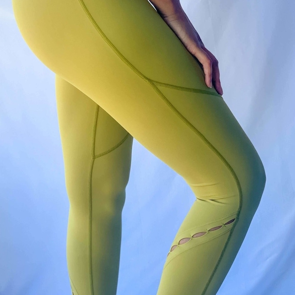 Activewear set - Picture 3 of 3